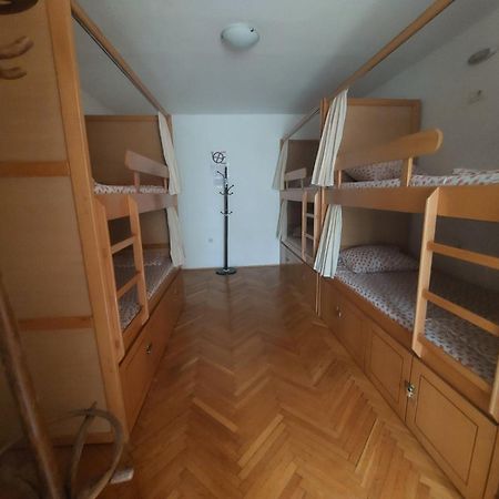 Hostel Valentin 2 Skopje Eksteriør billede