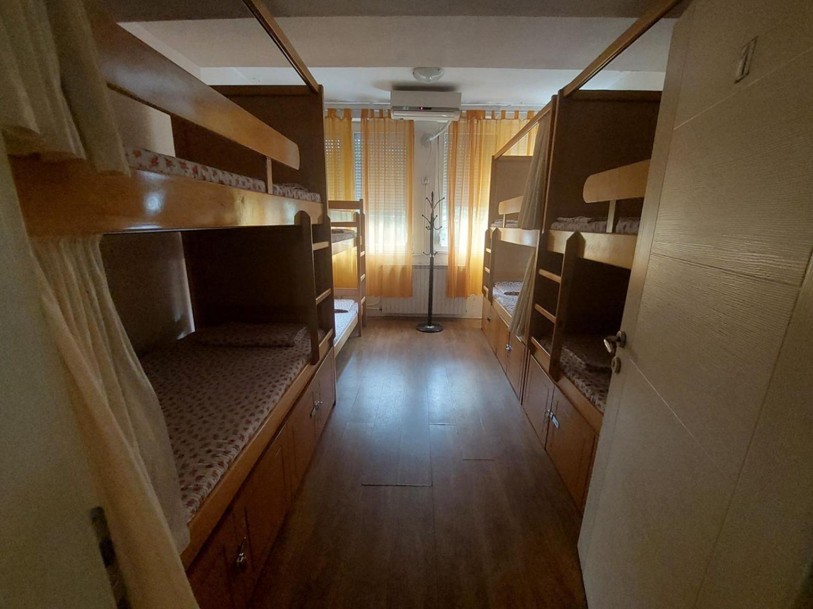 Hostel Valentin 2 Skopje Eksteriør billede