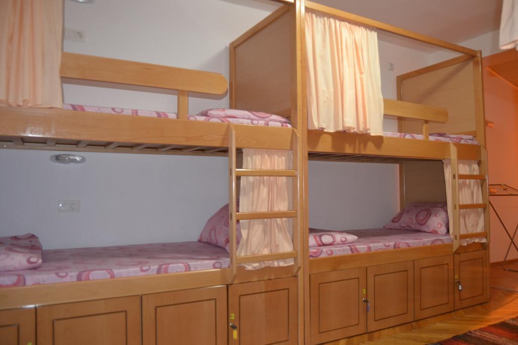 Hostel Valentin 2 Skopje Værelse billede