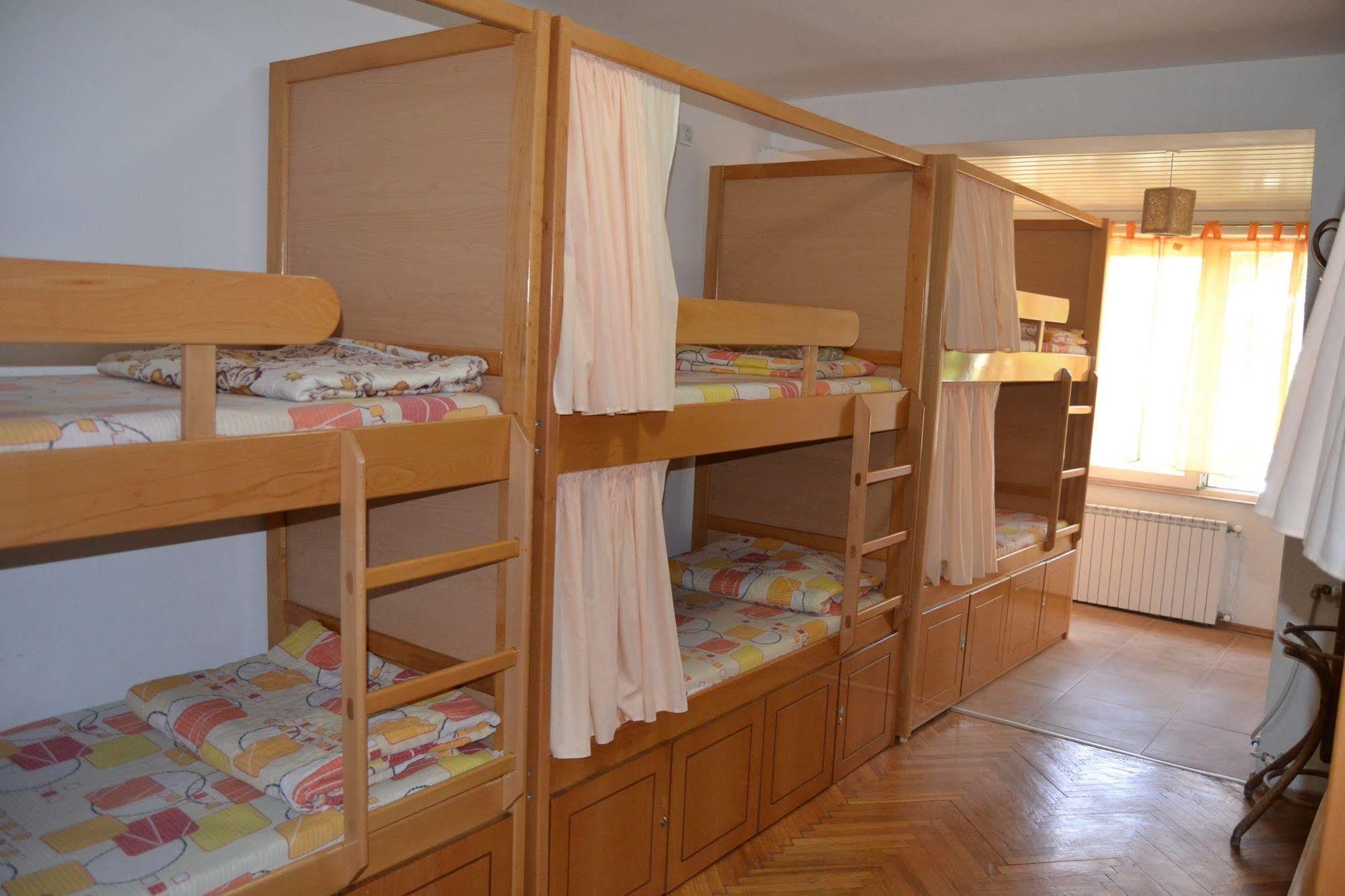 Hostel Valentin 2 Skopje Eksteriør billede