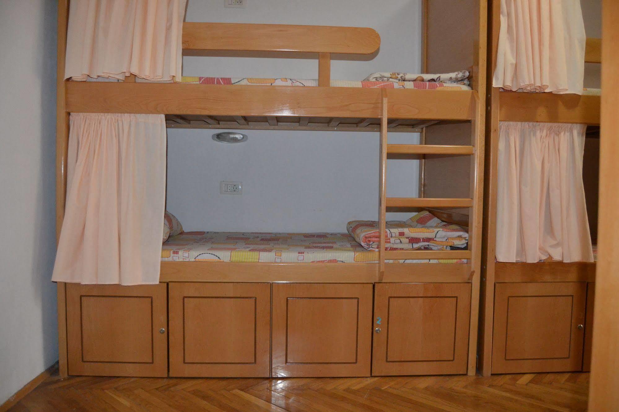 Hostel Valentin 2 Skopje Eksteriør billede
